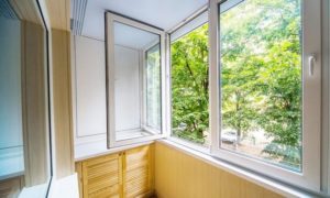 Распашное алюминиевое окно